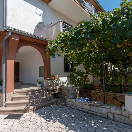 Irena'S Place A1 罗维尼 外观 照片
