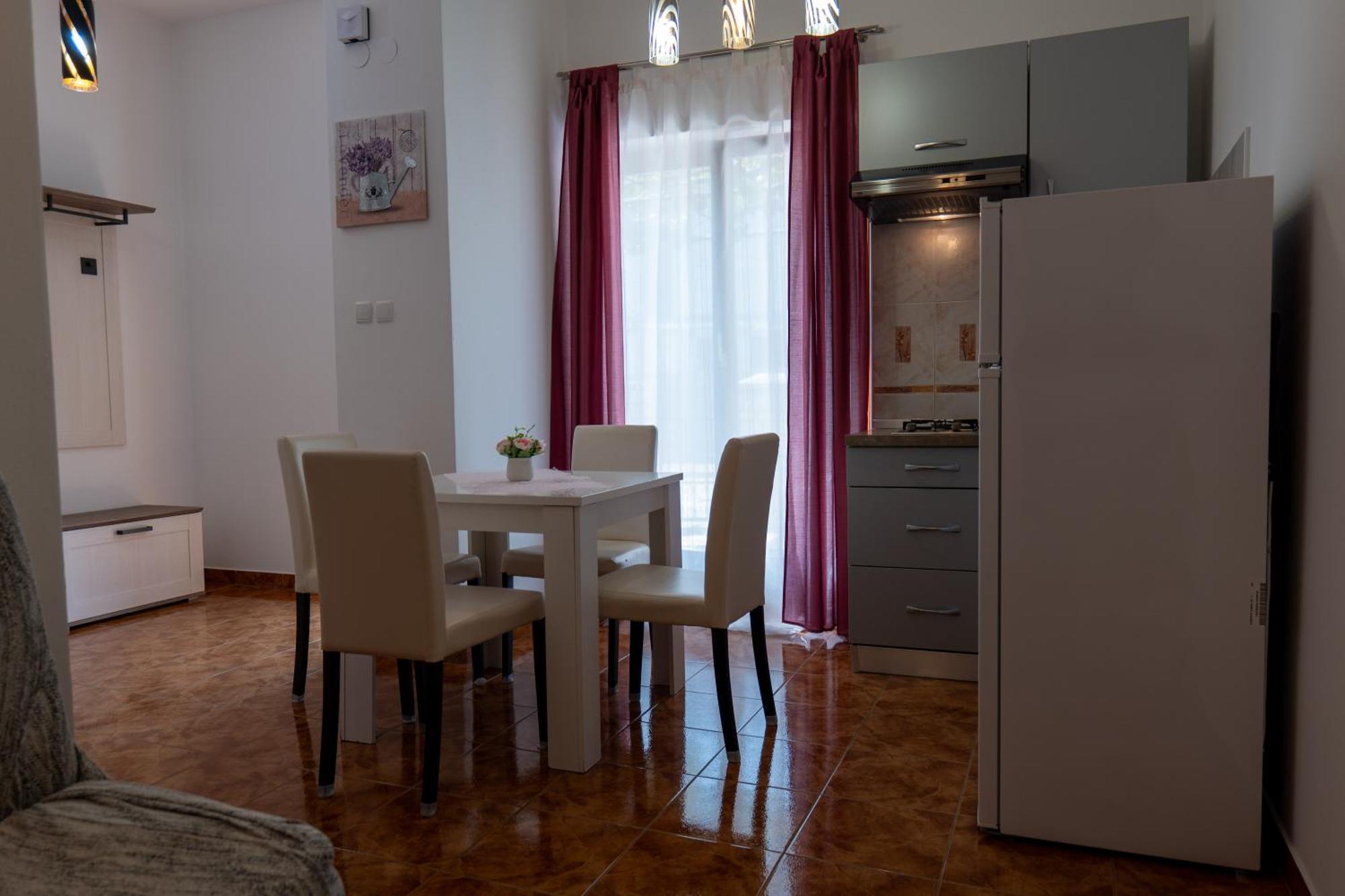 Irena'S Place A1 罗维尼 外观 照片