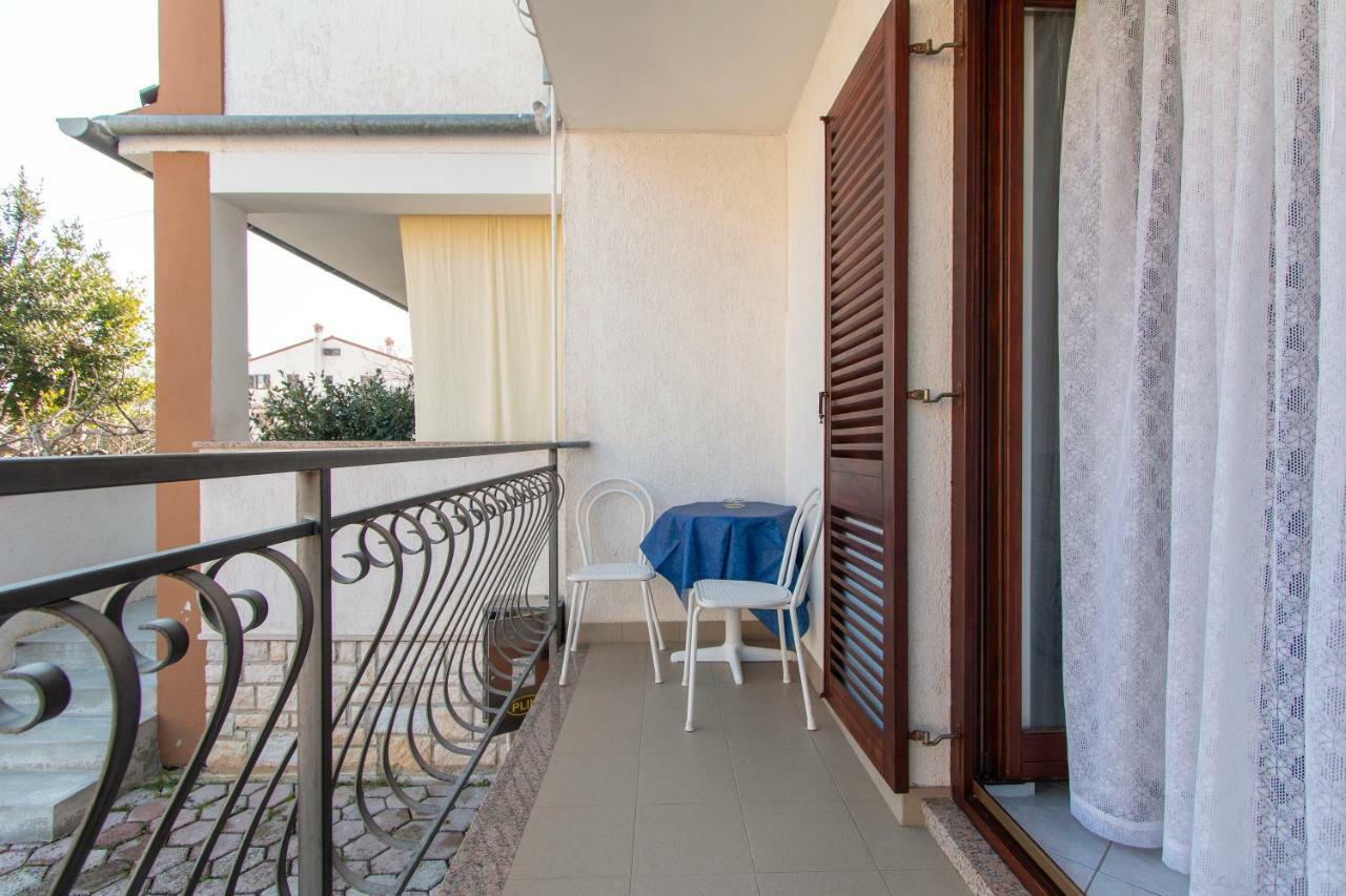 Irena'S Place A1 罗维尼 外观 照片
